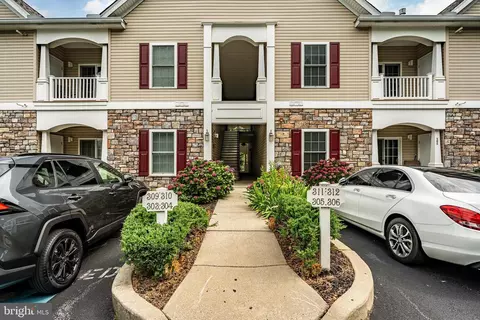 1324 W West Chester Pike #306, West Chester, PA 19382