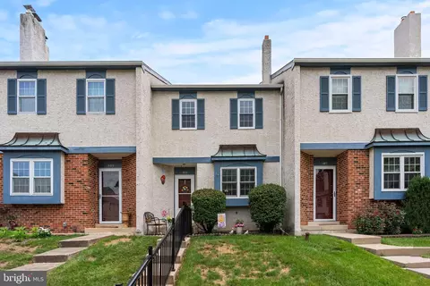 304 Debbie Ln, Phoenixville, PA 19460