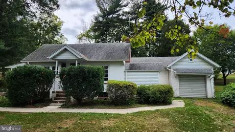 536 S Main St, Spring City, PA 19475