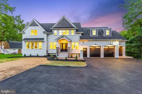 816 W Market St, West Chester, PA 19382