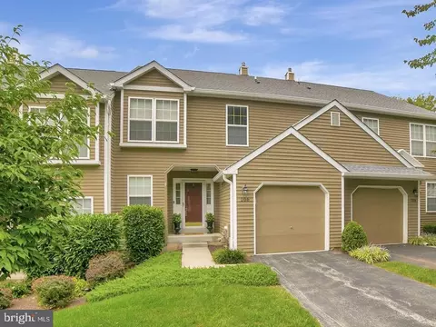 106 Weybridge Dr, Malvern, PA 19355