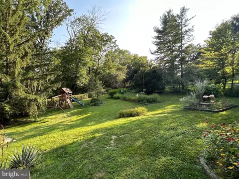 414 Red Coat Ln, Wayne, PA 19087 photo 3