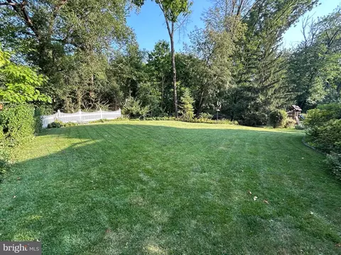 414 Red Coat Ln, Wayne, PA 19087 photo 2