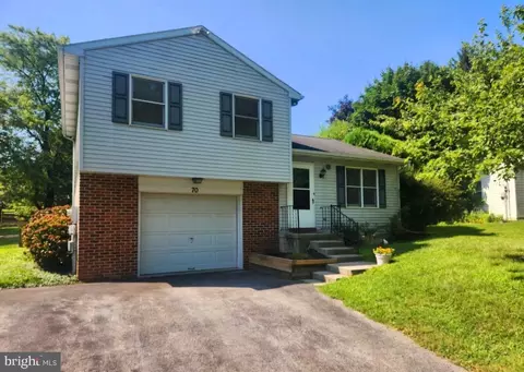70 Nevin Dr, Honey Brook, PA 19344