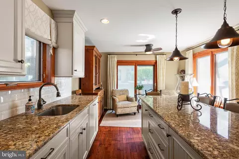 26 Knox Ct, Chesterbrook, PA 19087 photo 4