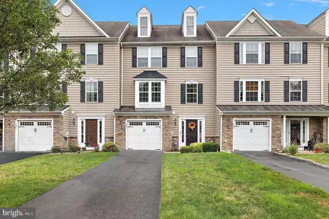 232 Tall Trees Cir, Downingtown, PA 19335