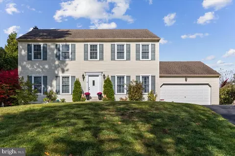 9 Jonathan Dr, Phoenixville, PA 19460