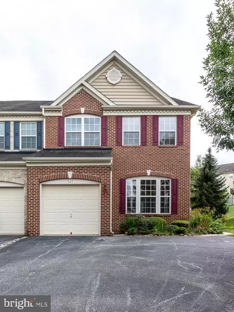 137 Penns Manor Dr, Kennett Square, PA 19348