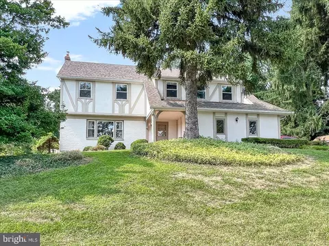 1517 Richard Dr, West Chester, PA 19380