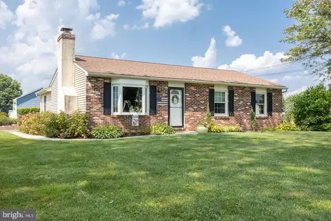 4 Connies Dr, Coatesville, PA 19320