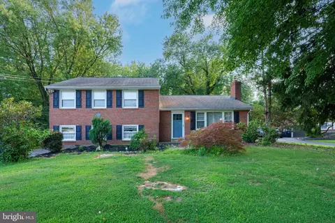 1420 Bradford Ln, Wayne, PA 19087