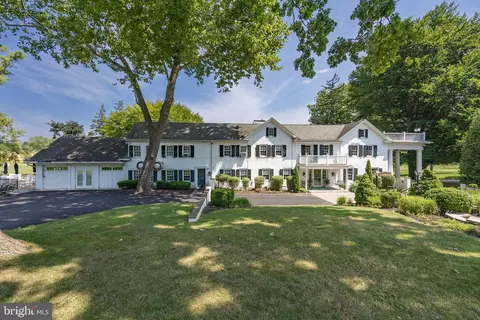 Exterior - 110 Drummers Ln, Wayne, PA 19087 photo 3 of 5
