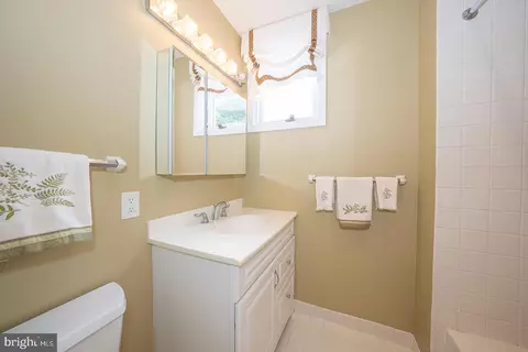 17 Etienne, Devon, PA 19333 photo 27