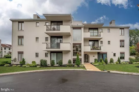 17 Etienne, Devon, PA 19333