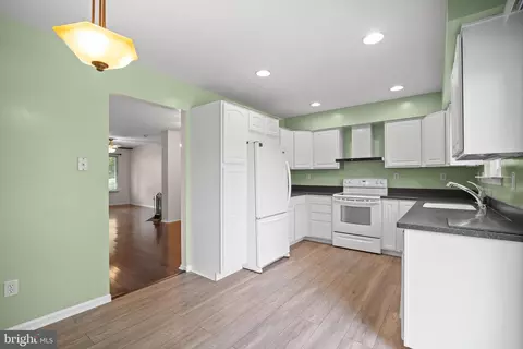 Kitchen - 103 Fairfax Ct, Chesterbrook, PA 19087 photo 3 of 3