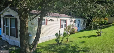 3 Wood Dr, Nottingham, PA 19362