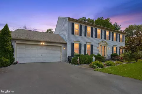 38 Cherry Tree Ct, Spring City, PA 19475