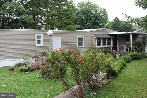 909 Delicious Dr, West Chester, PA 19380