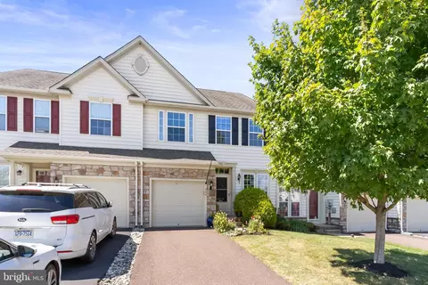 244 S Savanna Dr, Pottstown, PA 19465