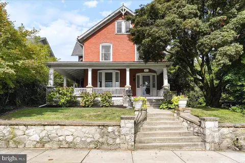 66 N 4th St, Oxford, PA 19363