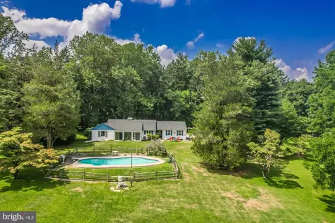 2011 Ridgewood Dr, Coatesville, PA 19320