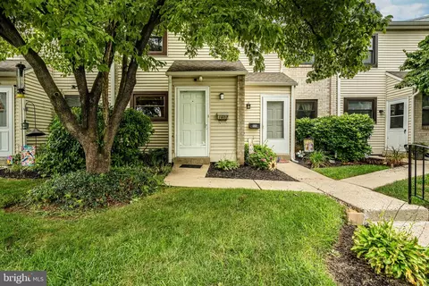 1607 Valley Dr, West Chester, PA 19382