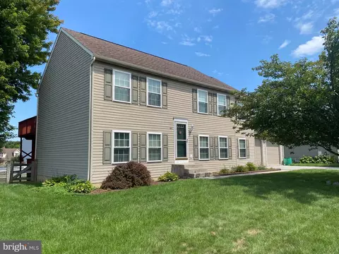 805 8th Ave, Parkesburg, PA 19365
