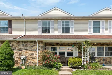 726 Springfield Ct, Downingtown, PA 19335