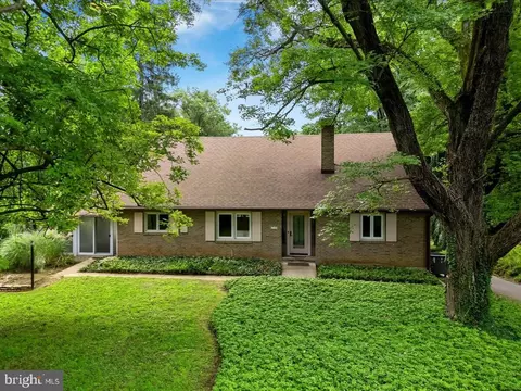 112 Oak Ln, West Chester, PA 19382