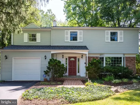 5 Tudor Ln, Downingtown, PA 19335