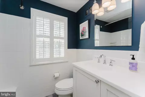 Bath - 196 Homestead Rd, Wayne, PA 19087 photo 4 of 5