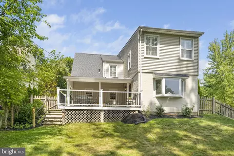 Exterior - 196 Homestead Rd, Wayne, PA 19087 photo 7 of 9