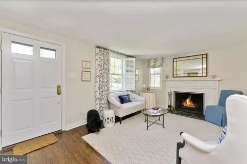 Entry Way - 196 Homestead Rd, Wayne, PA 19087 photo 2 of 4