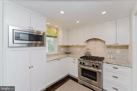 Kitchen - 196 Homestead Rd, Wayne, PA 19087 photo 5 of 7