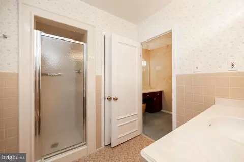 Bath - 755 N Valley Forge Rd, Devon, PA 19333 photo 2 of 4