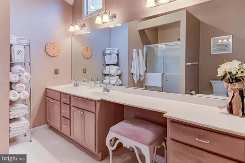 Bath - 225 N Thistle Down Dr, Kennett Square, PA 19348 photo 3 of 3