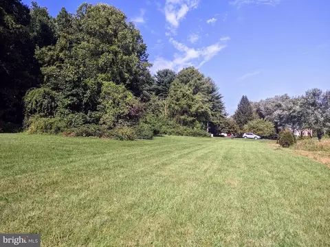 21 Hawthorne Cir, Elverson, PA 19520