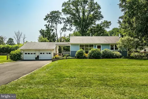 16 Benburb Rd, Phoenixville, PA 19460