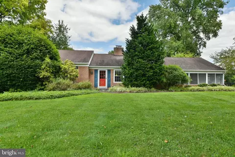 1248 Thomas Rd, Wayne, PA 19087