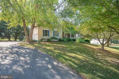 104 Five Farms Cir, Avondale, PA 19311