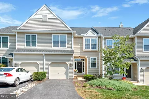 414 Lake George Cir, West Chester, PA 19382