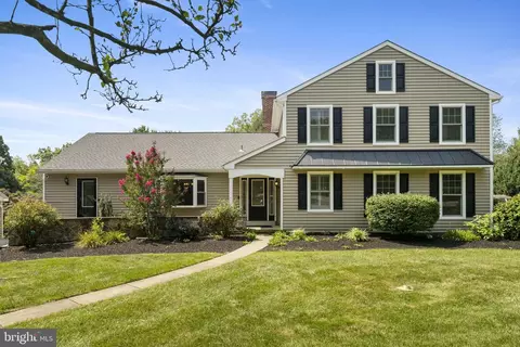 1 Rosewood Cir, Malvern, PA 19355