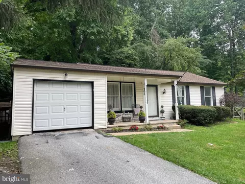 206 Katherine Ln, Coatesville, PA 19320
