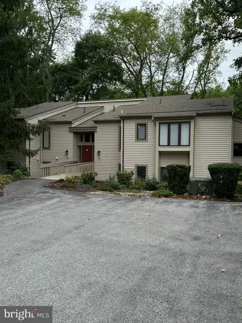 13 Chandler Dr, West Chester, PA 19380