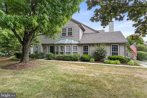 29 Manchester Ct, Berwyn, PA 19312