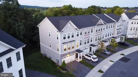 View/Area - 255 Red Leaf Ln, Exton, PA 19341 photo 4 of 13
