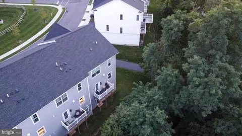 View/Area - 255 Red Leaf Ln, Exton, PA 19341 photo 2 of 13