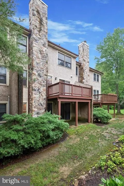 90 Bunker Hill Ct, Wayne, PA 19087 photo 2