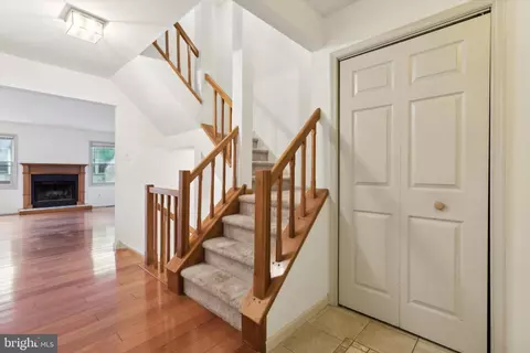 90 Bunker Hill Ct, Wayne, PA 19087 photo 3