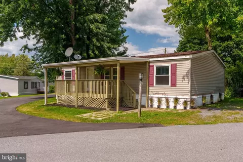 82 Lilac Dr, Honey Brook, PA 19344